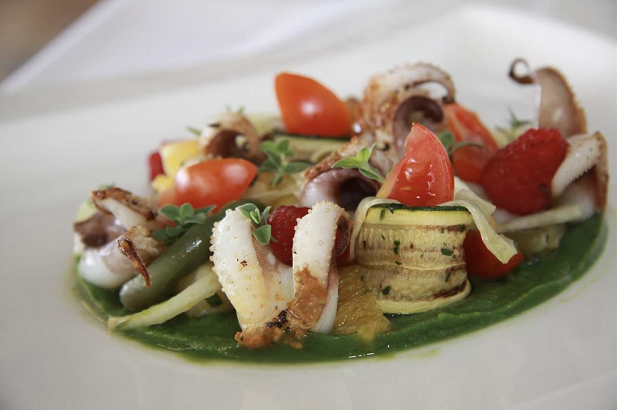 Oasis Restaurant, Music & Events