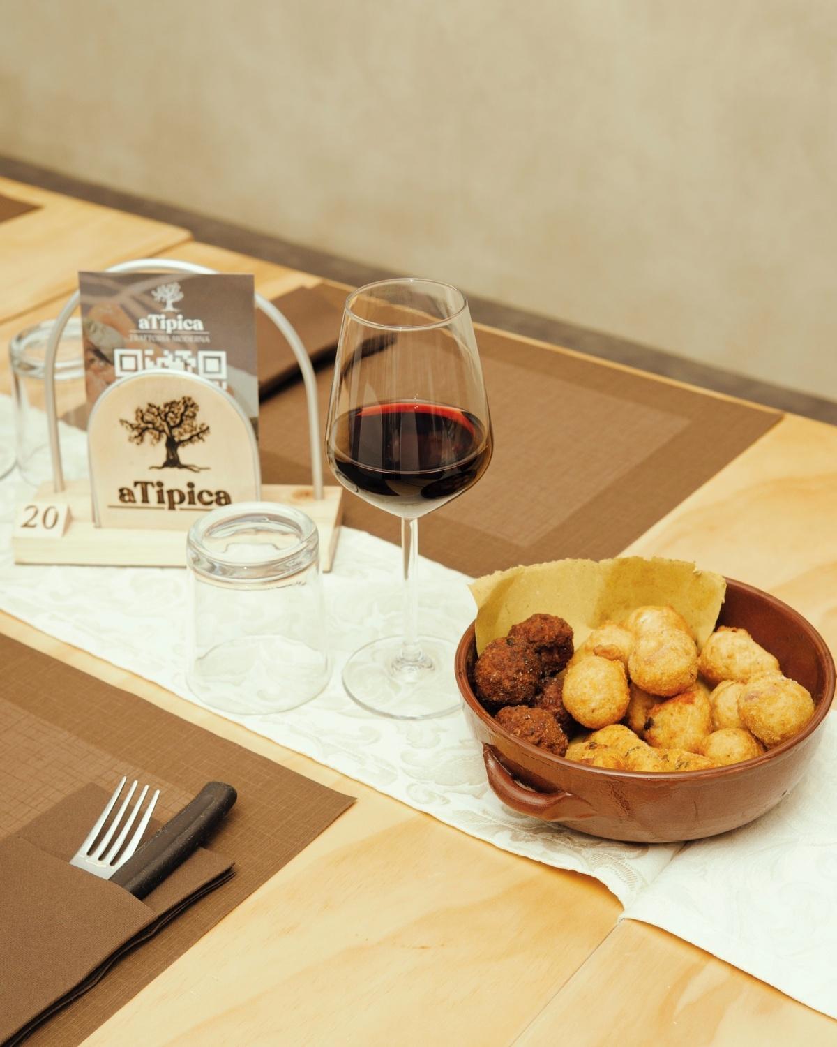 aTipica Trattoria Moderna aTipica Trattoria Moderna