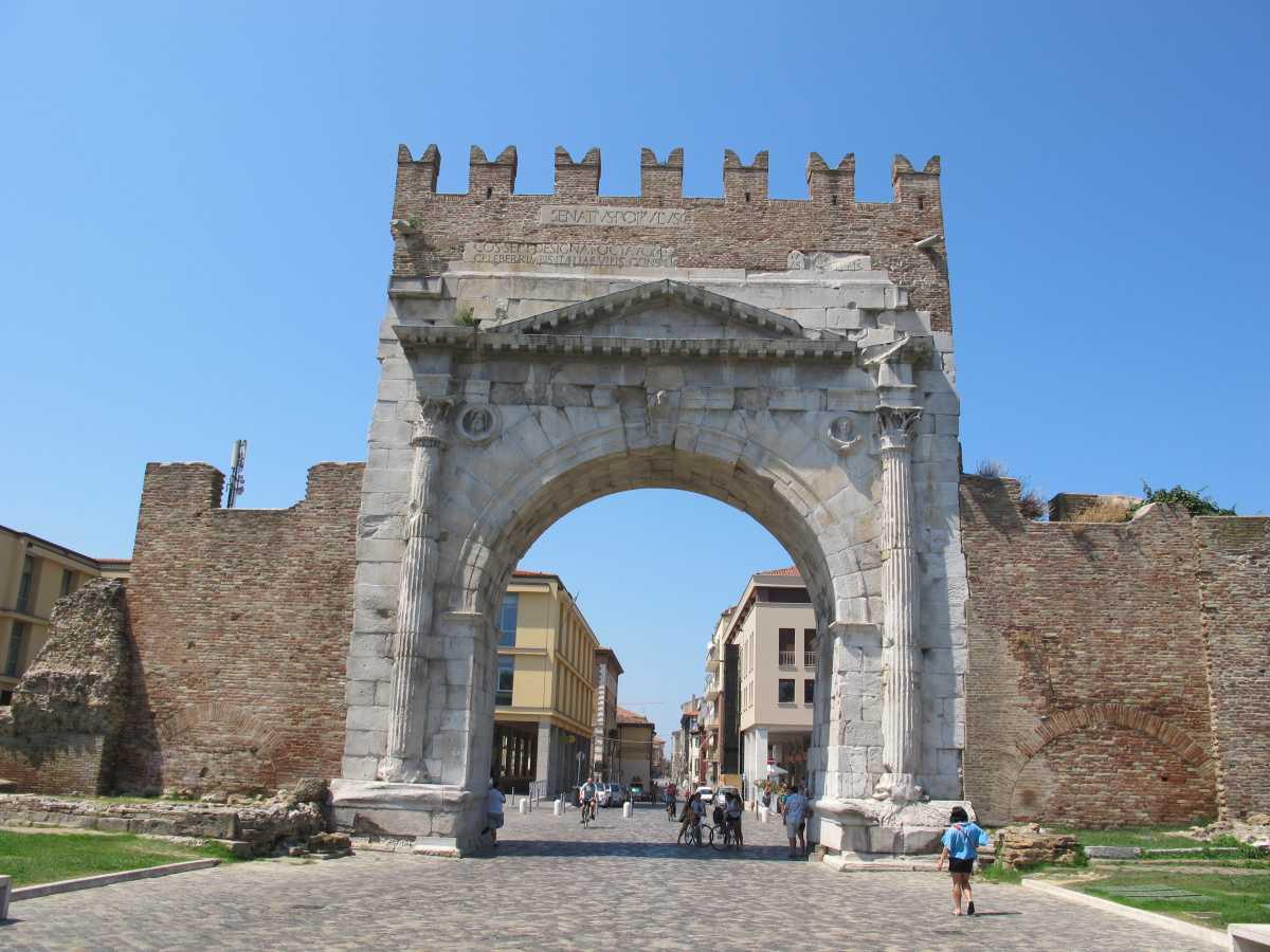 Arco D'Augusto