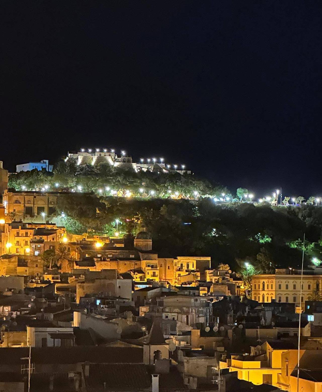 9 Novembre: nuove luci sulla Città! (Ph. Umberto Corpora)