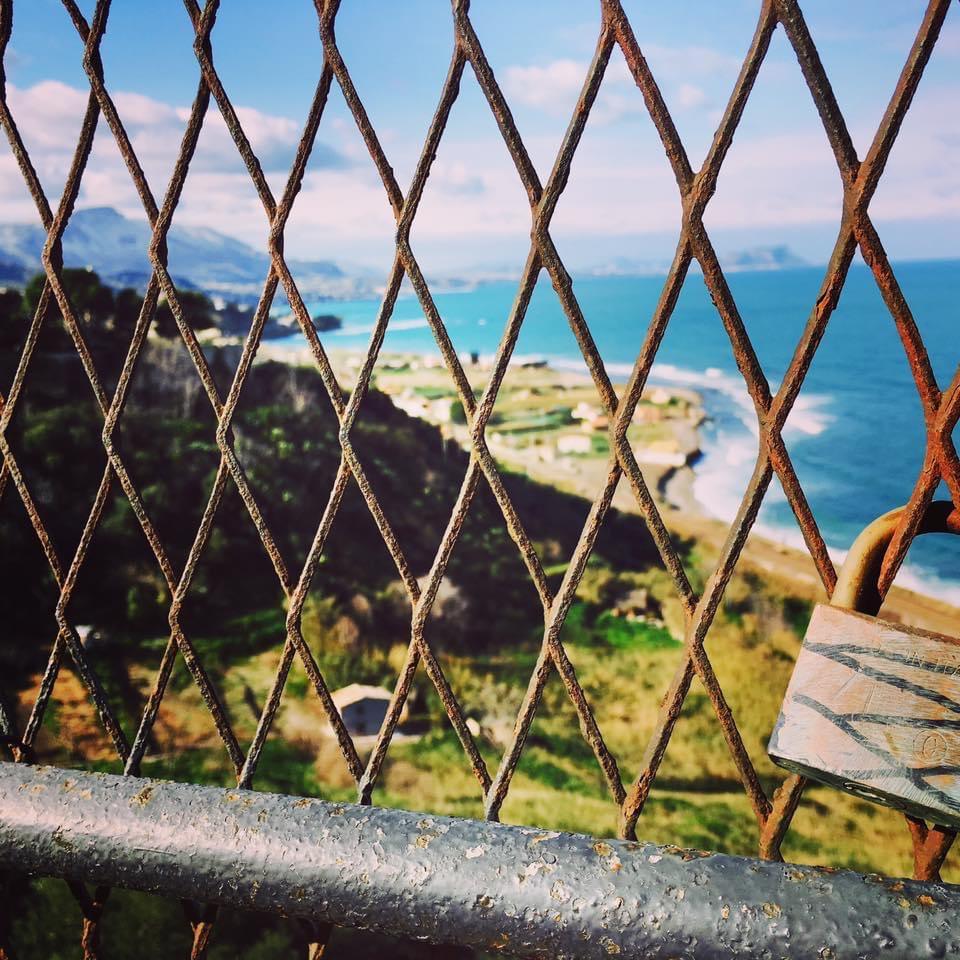 27 Novembre: un catenaccio d'amore (Ph. Sergio Marfisi)