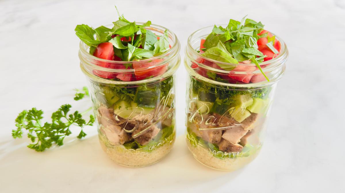 Mason Jar Grilled Chicken Tabbouleh Salad