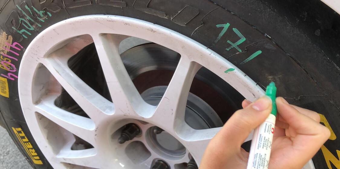 Declaración de neumáticos (incluíndo os comodíns) Declaración de neumáticos (incluíndo os comodíns)