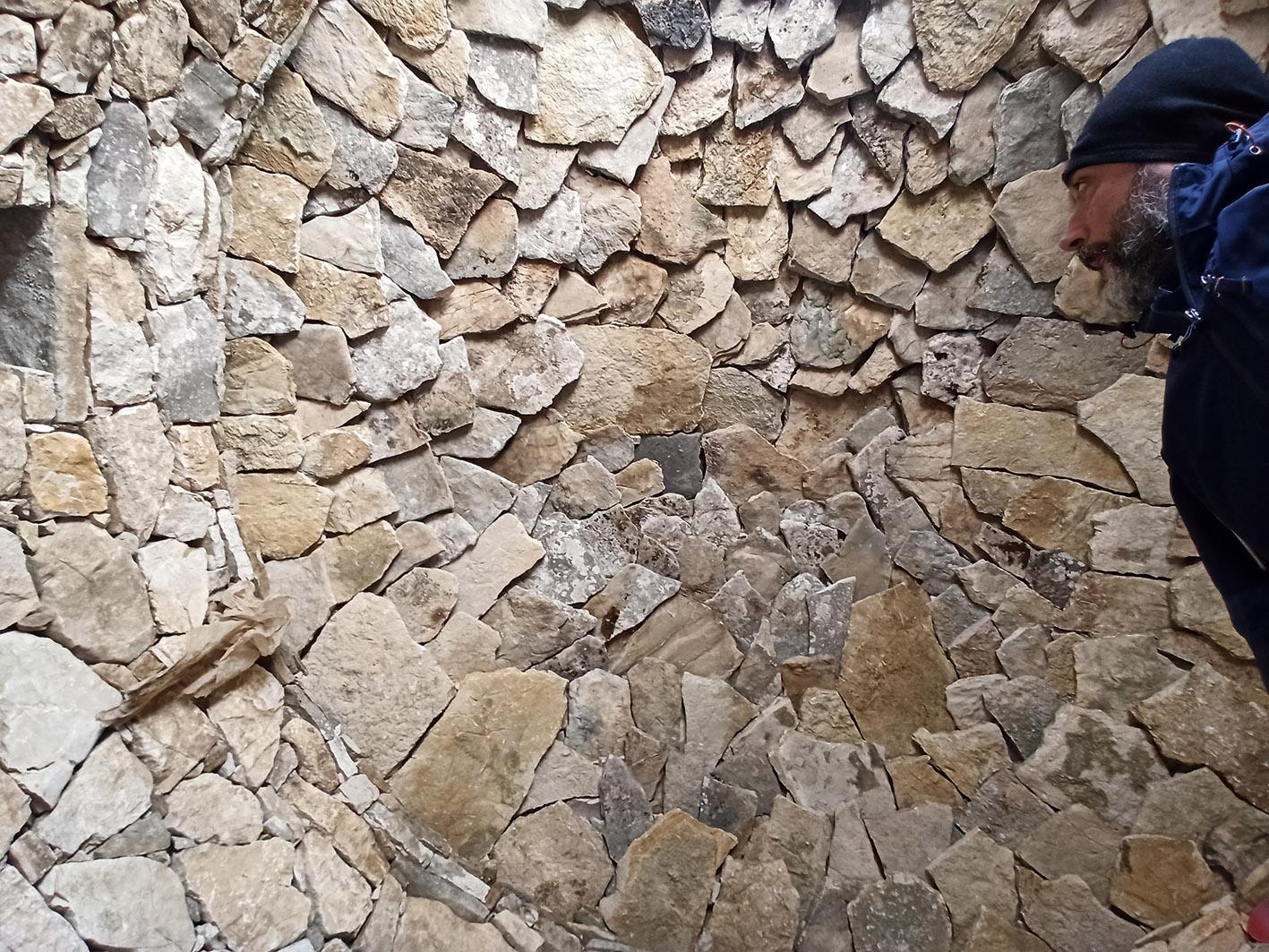 Sentiero del Vischio - Capanna dei pastori a tholos 