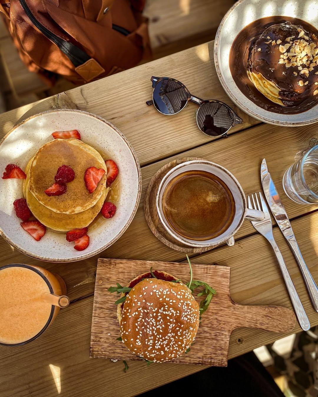 Mahina Café
