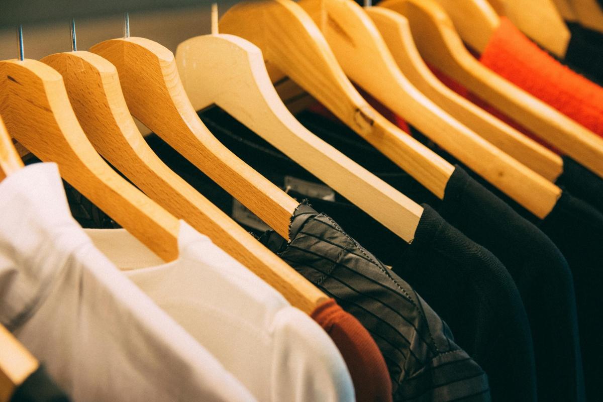 SHIRT CENTRAL (GRUPO RYA - CAMISAS PIERRE CARDIN Y TRUVAL)