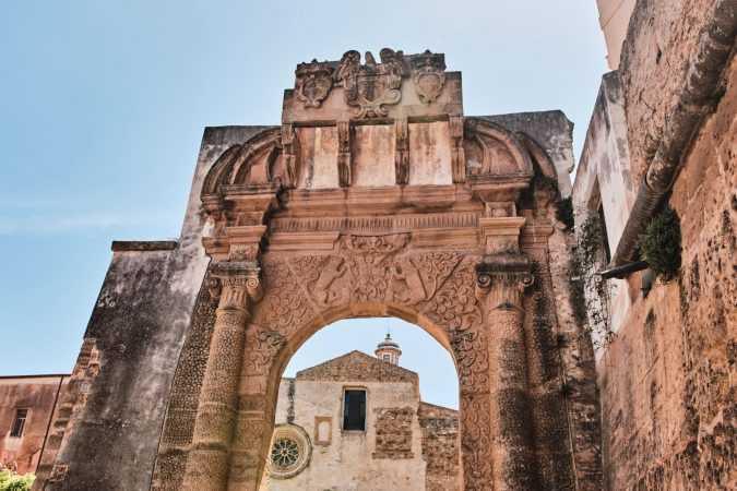 Chiesa del Carmine e Porta San Salvatore - Church of the Carmine and San Salvatore Gate