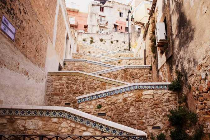Scalinata del porto e la scala Zig Zag - Harbor Staircase and the Zig-Zag Stairway