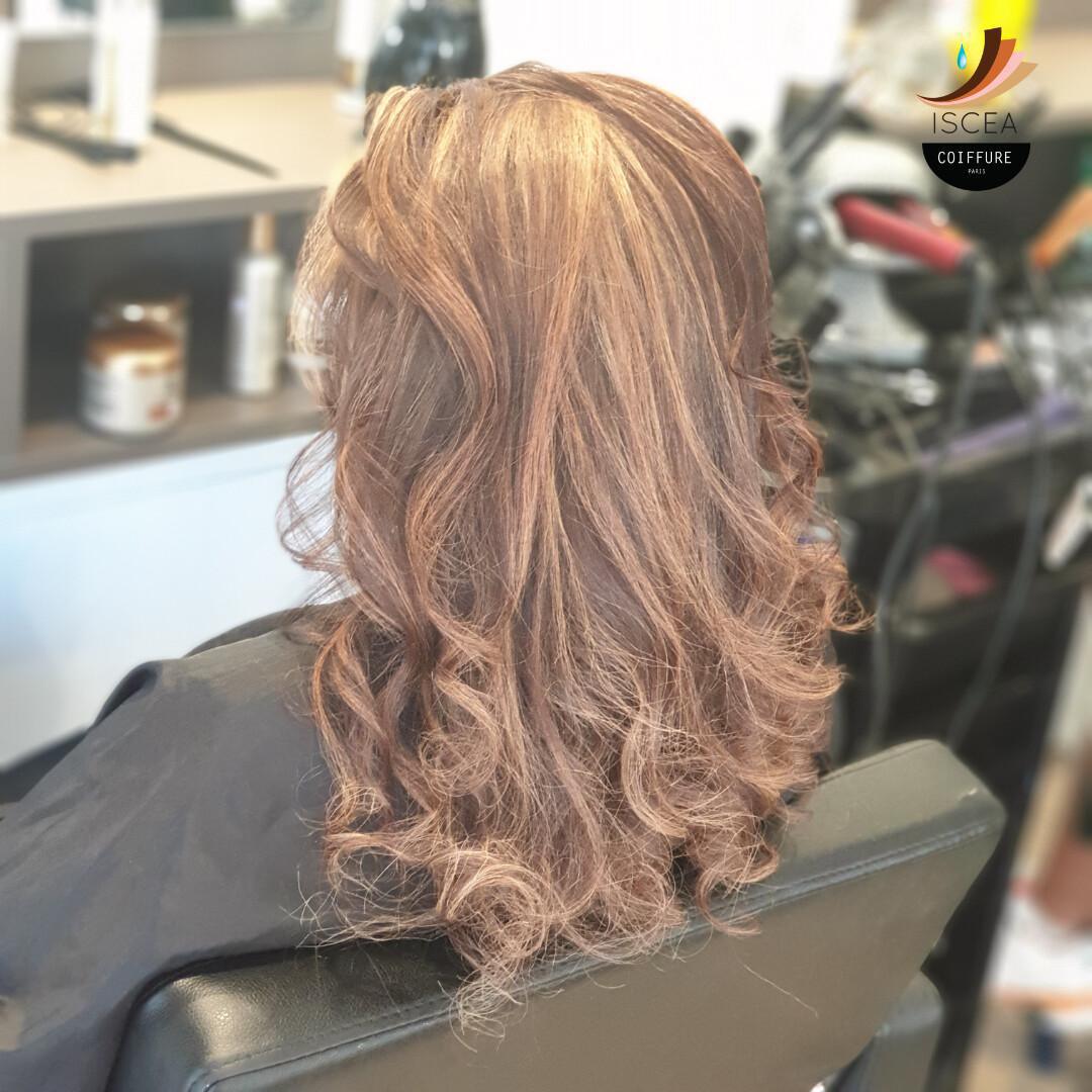 Balayage ou Tie and Dye - Cheveux courts