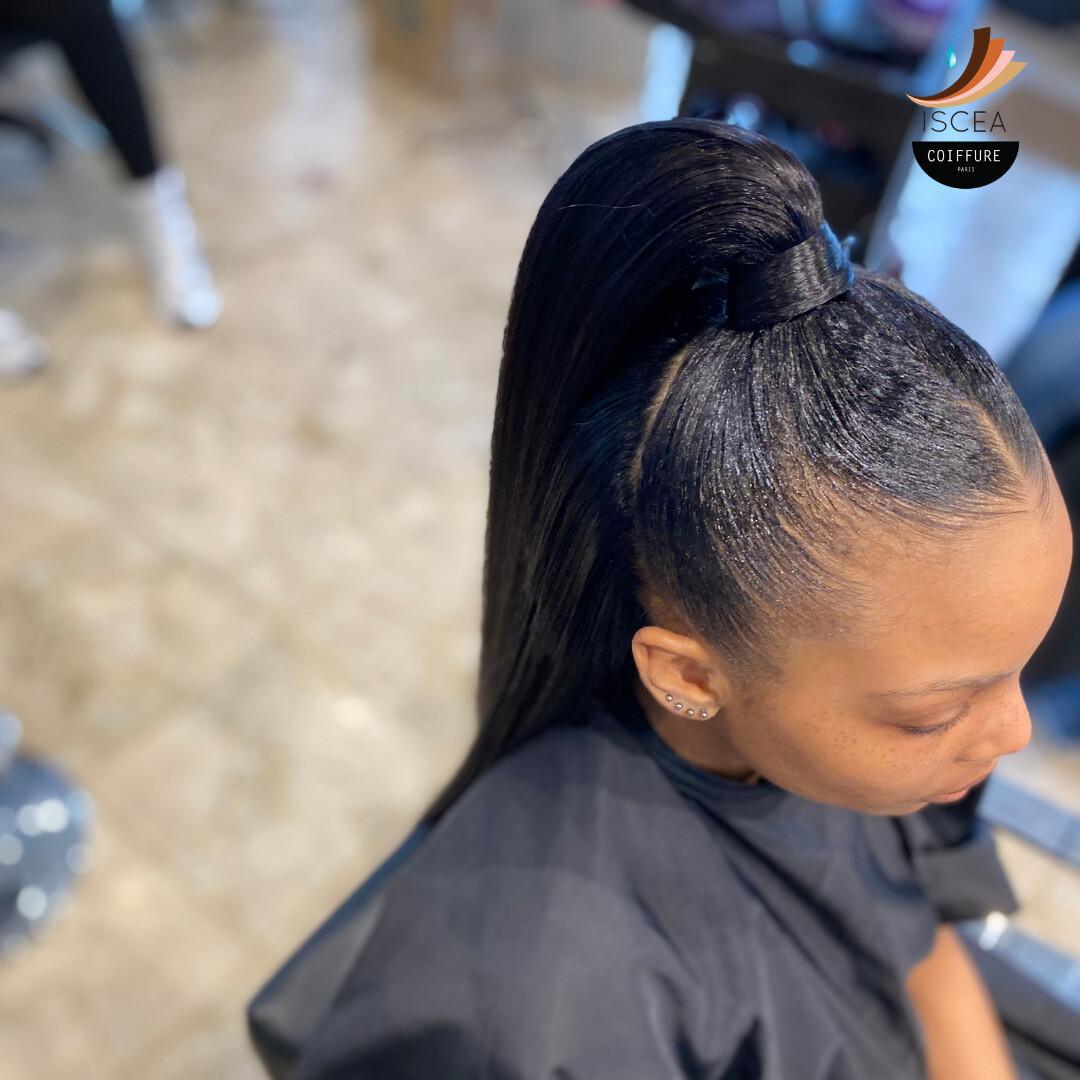Demi-ponytail