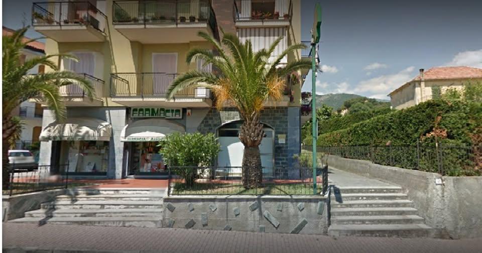 La Farmacia