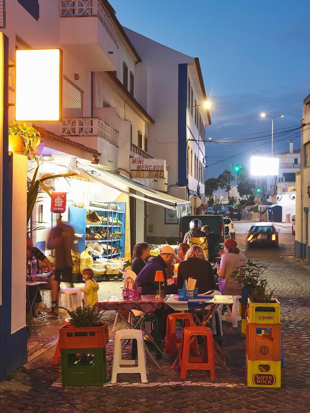 Monday night music at Thalai Thai House 