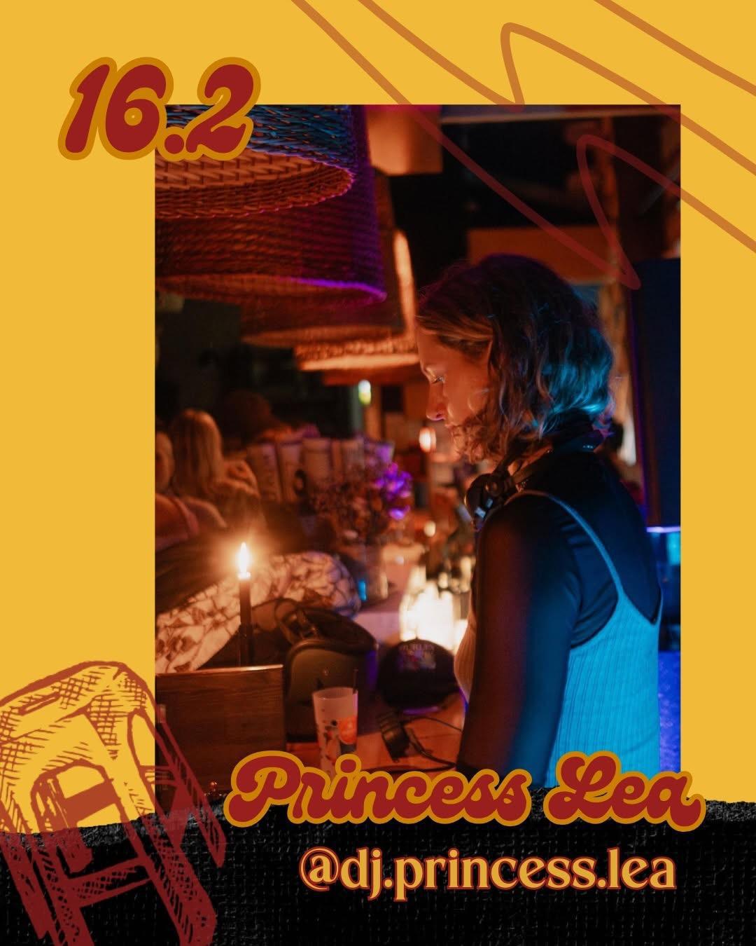 Monday night music at Thalai Thai House Monday night music at Thalai Thai House