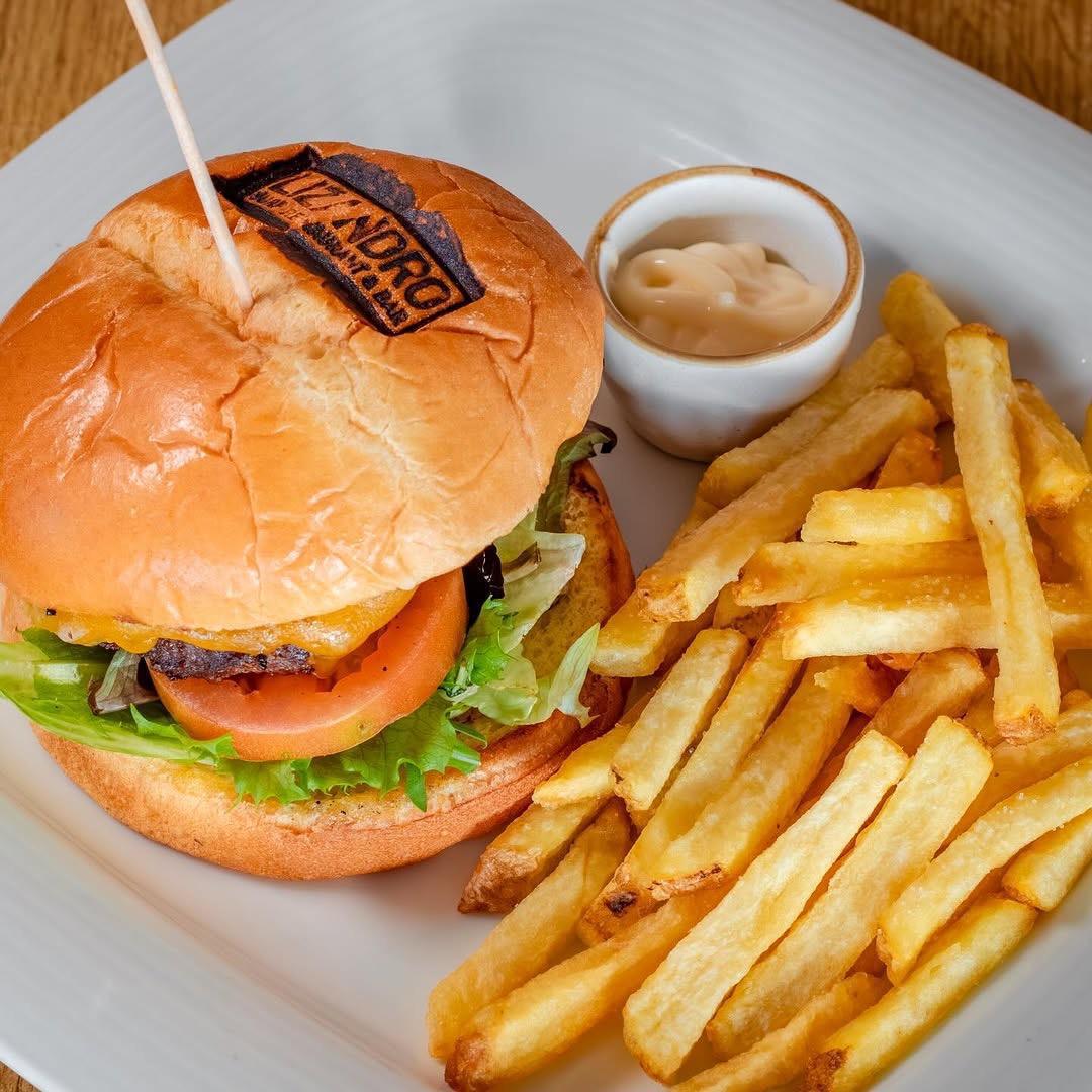 Lizandro Surf Restaurant & Bar Lizandro Surf Restaurant & Bar