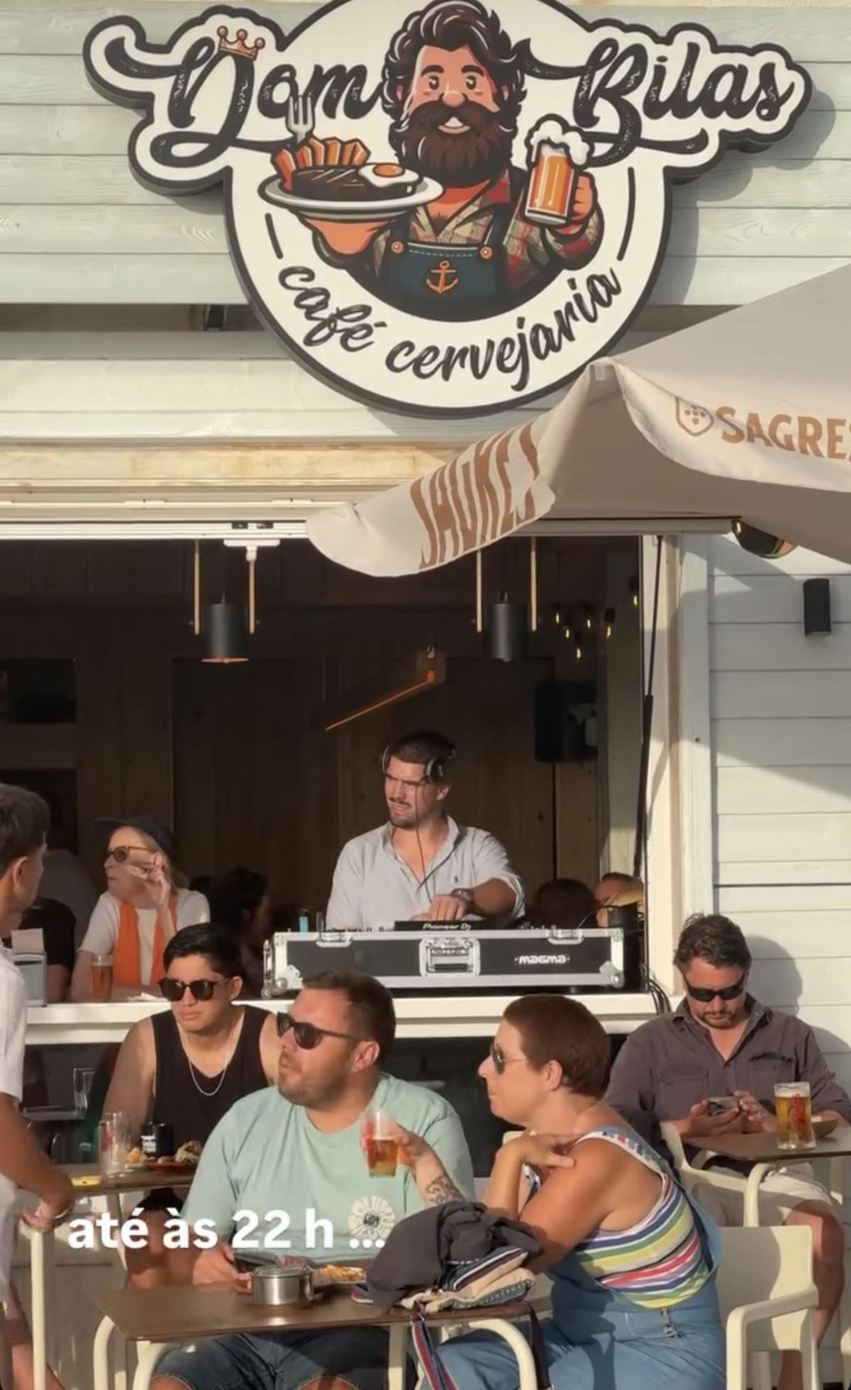 Live music at Dom Bilas Ericeira
