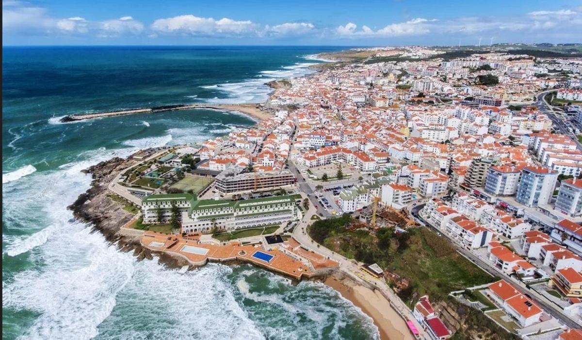 Learn the influence of the surf culture in the Portuguese beach of Ericeira and the amazing Baroque Mafra National Palace Learn the influence of the surf culture in the Portuguese beach of Ericeira and the amazing Baroque Mafra National Palace