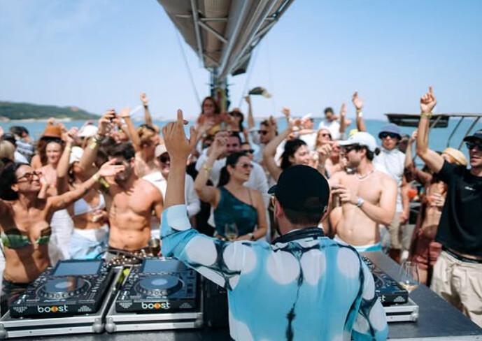 Disclosure by Yard Festival at The White Sand Mountains Disclosure by Yard Festival at The White Sand Mountains