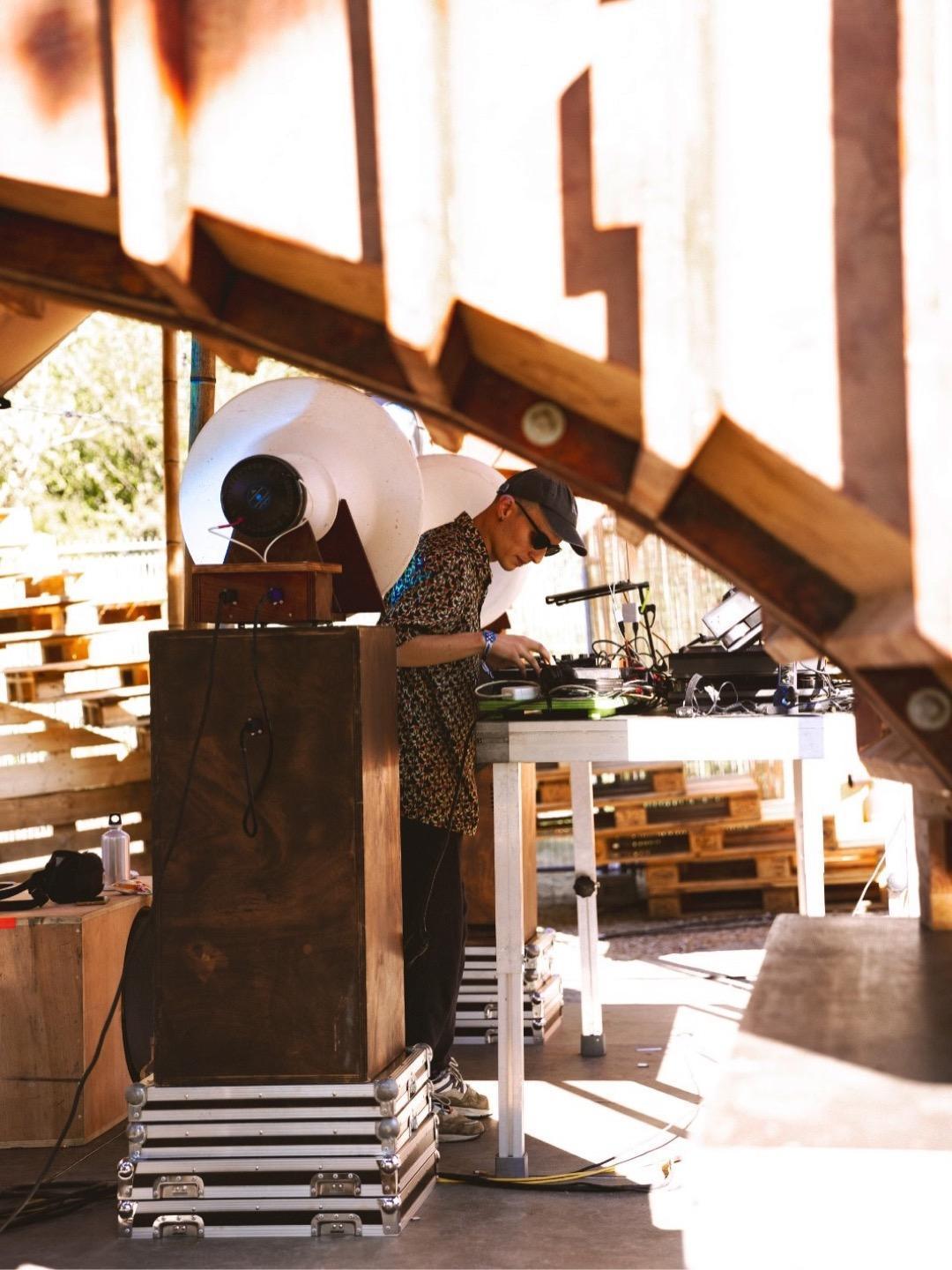 Saturday at Barbatana: Admo