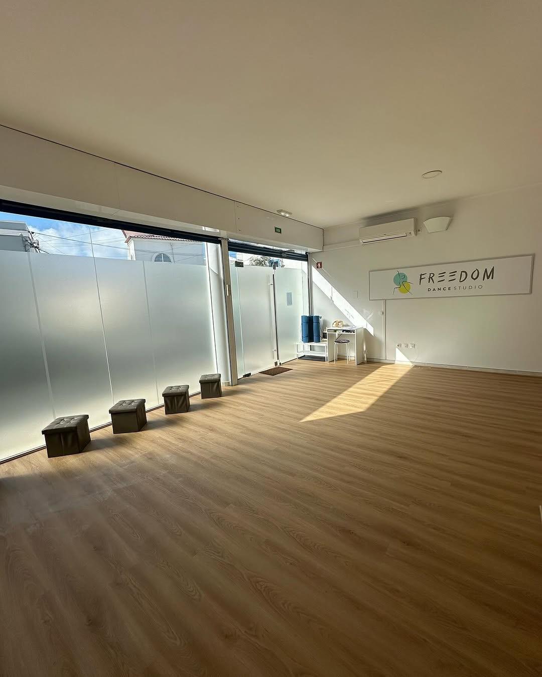 FREEDOM - Ericeira Dance Studio FREEDOM - Ericeira Dance Studio