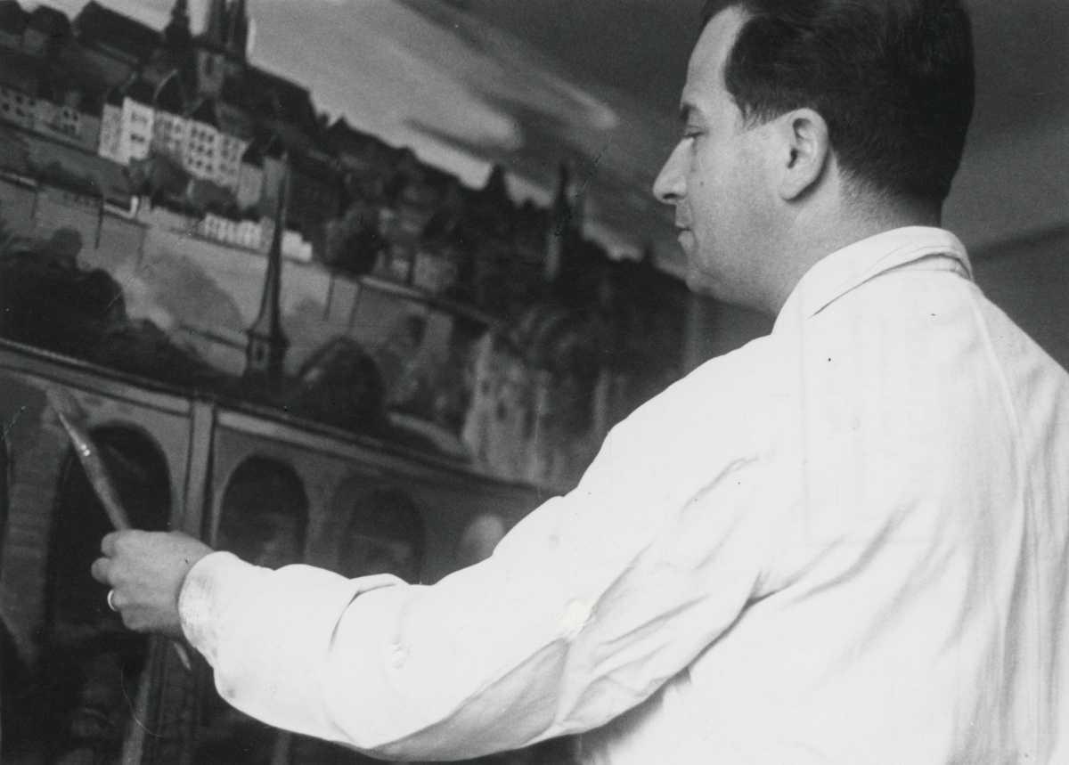 Artist & Designer Artist & Designer