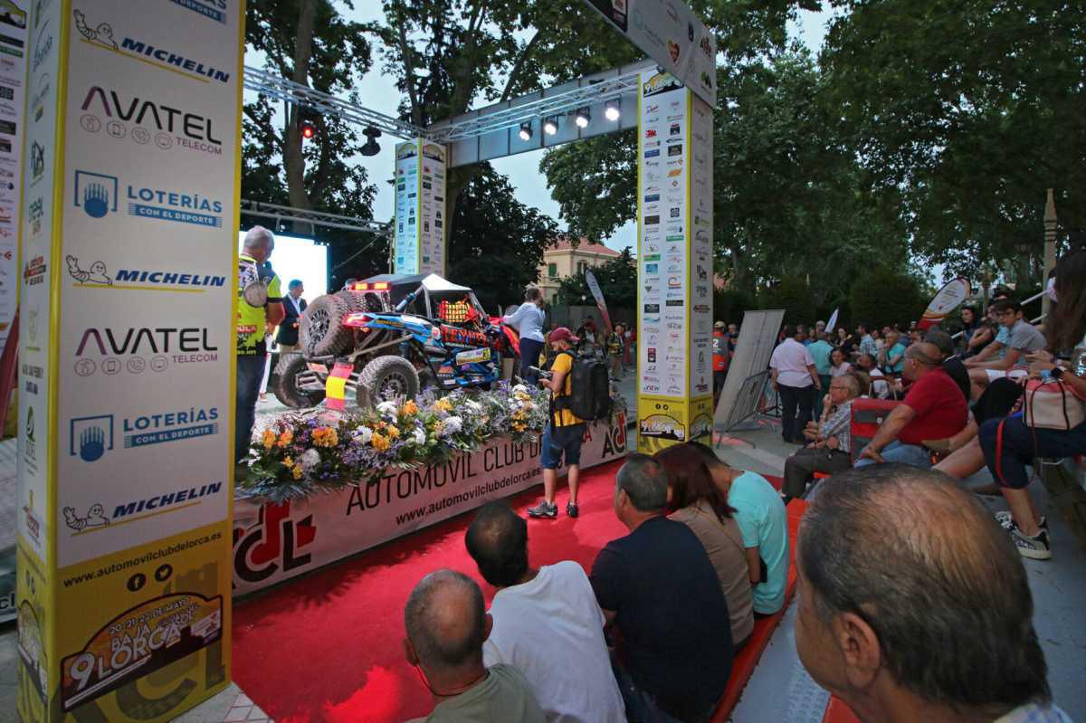 Miles de lorquinos acompañan a la Baja Lorca Miles de lorquinos acompañan a la Baja Lorca