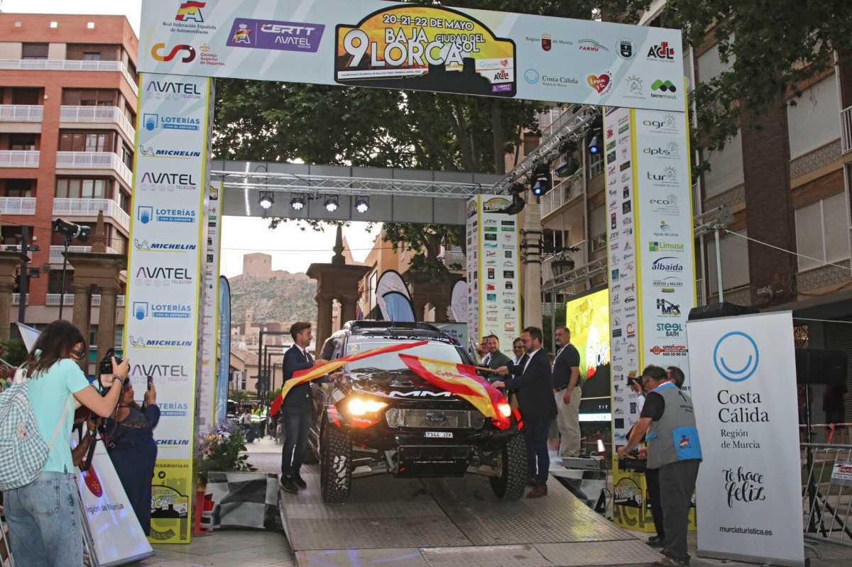 Miles de lorquinos acompañan a la Baja Lorca Miles de lorquinos acompañan a la Baja Lorca