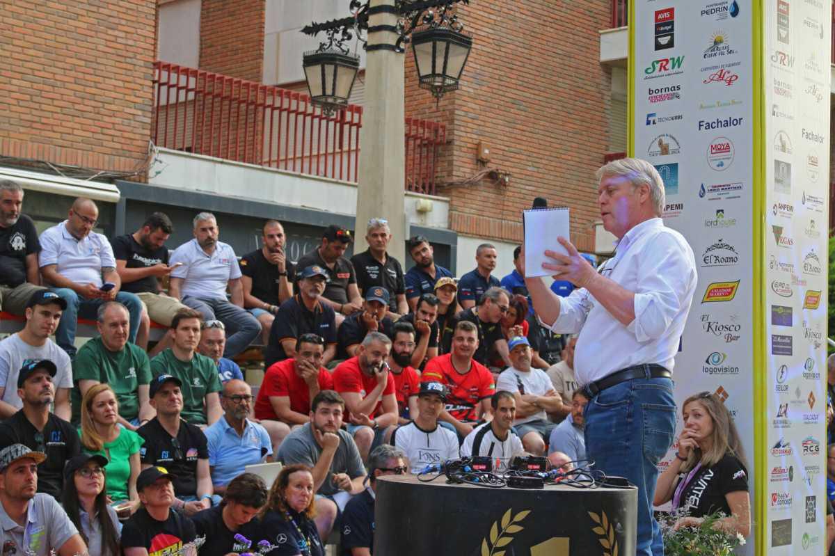 Miles de lorquinos acompañan a la Baja Lorca Miles de lorquinos acompañan a la Baja Lorca