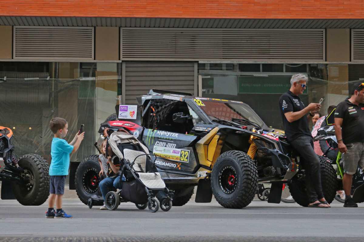 Miles de lorquinos acompañan a la Baja Lorca Miles de lorquinos acompañan a la Baja Lorca