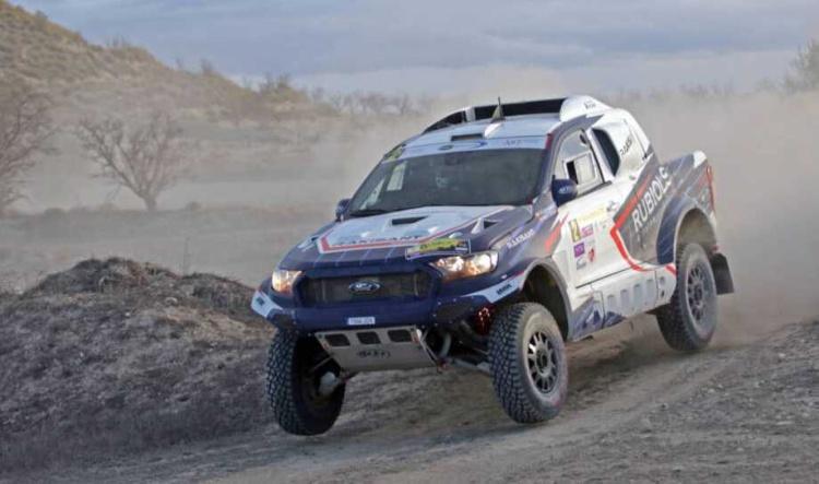 Carnicer y el local Lázaro, lideran la primera jornada