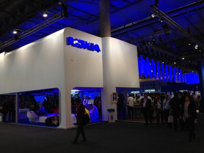 Nokia & Samsung competes for the hugest booth award I guess..