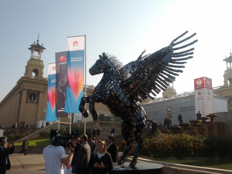 The Huawei Ascend statue The Huawei Ascend statue