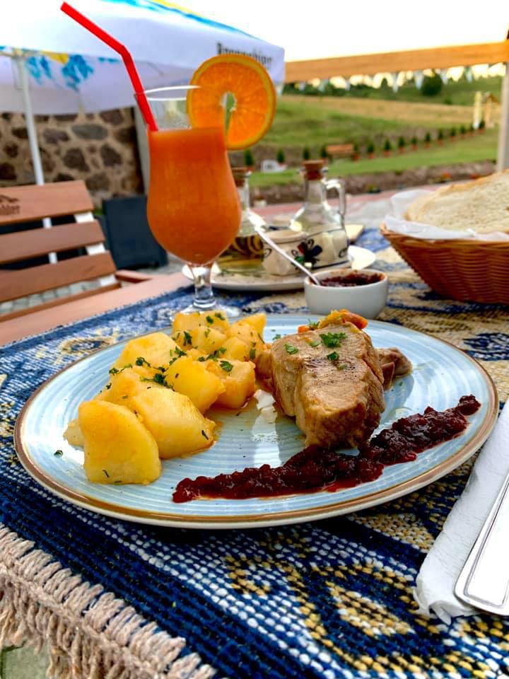 Alina din deal Alina din deal