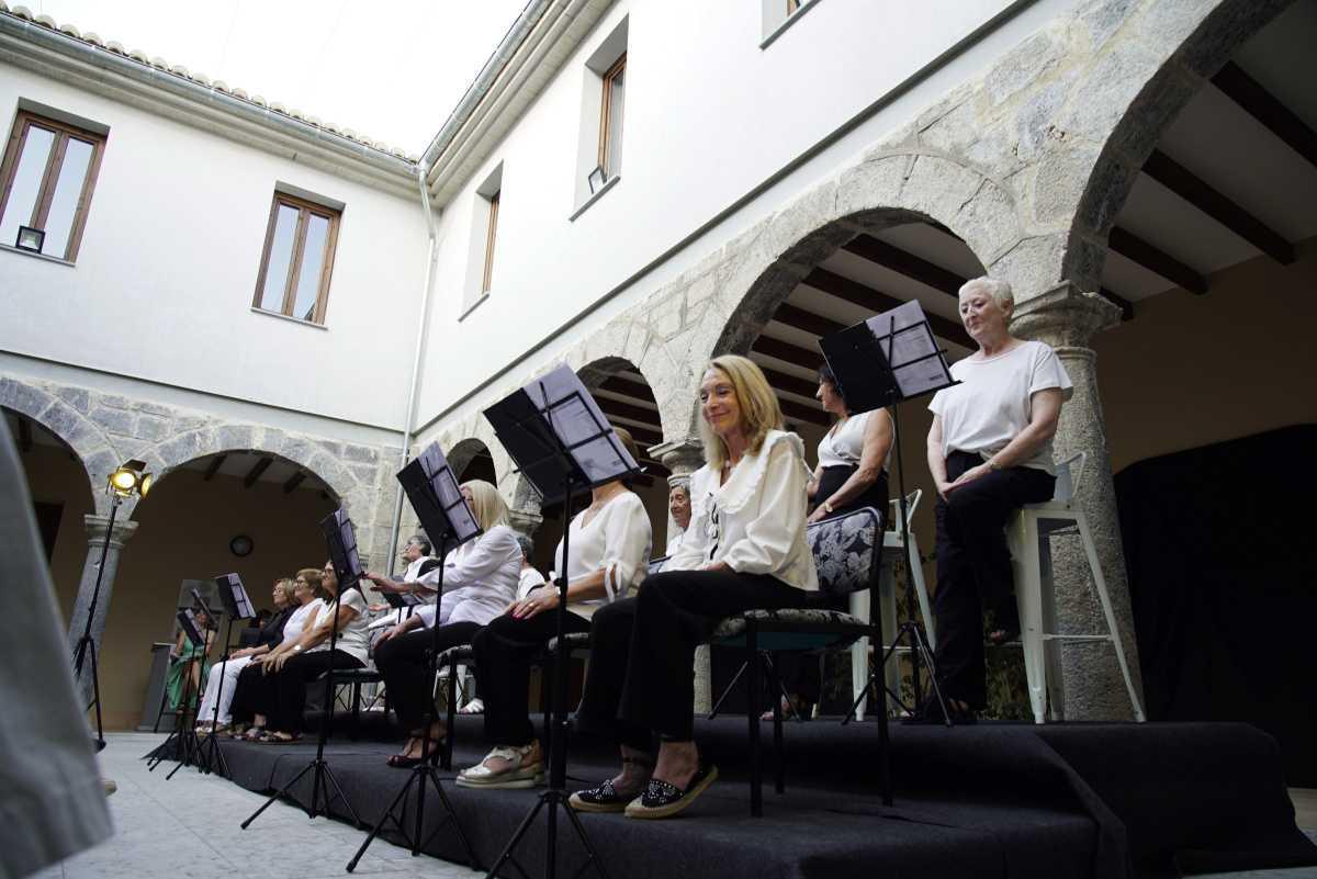 “LAS MUJERES DE VIVER NO SALIMOS EN LA WIKIPEDIA” “LAS MUJERES DE VIVER NO SALIMOS EN LA WIKIPEDIA”