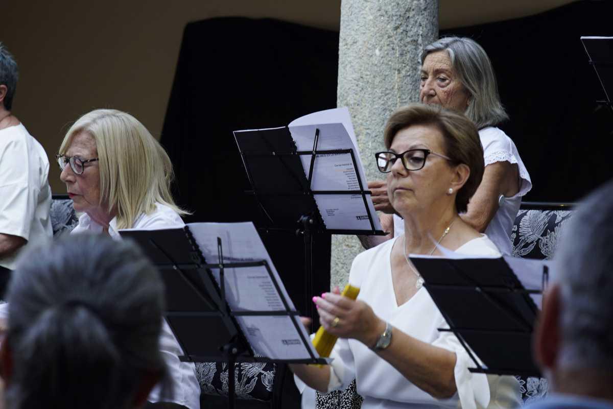 “LAS MUJERES DE VIVER NO SALIMOS EN LA WIKIPEDIA” 