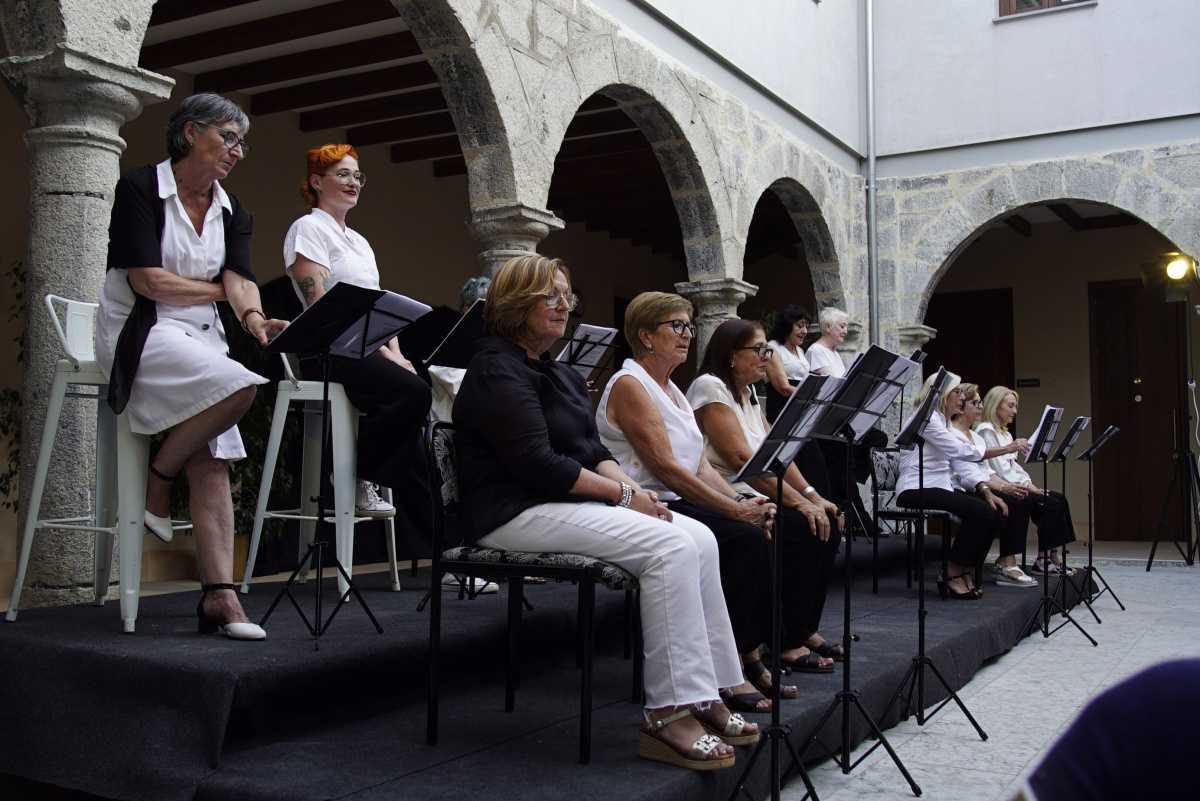 “LAS MUJERES DE VIVER NO SALIMOS EN LA WIKIPEDIA” 