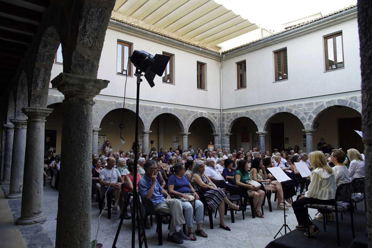 “LAS MUJERES DE VIVER NO SALIMOS EN LA WIKIPEDIA” “LAS MUJERES DE VIVER NO SALIMOS EN LA WIKIPEDIA”