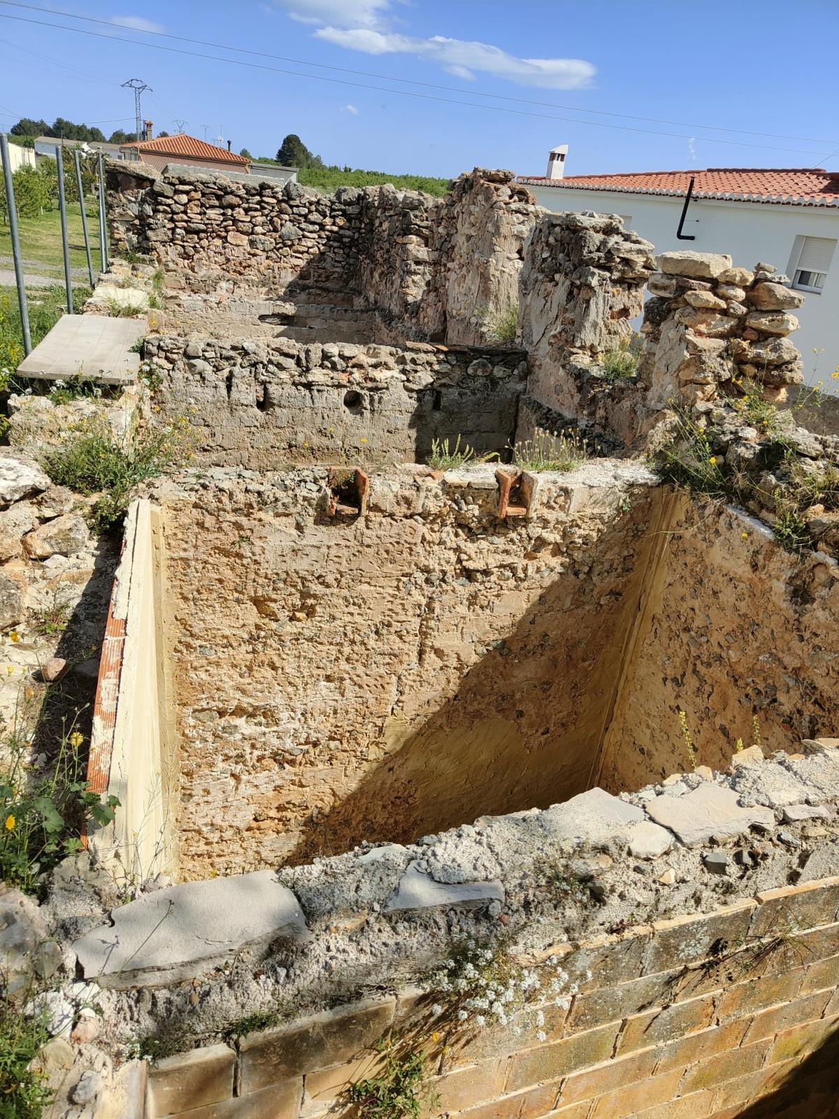 El Legado Vitivinícola de Viver: Historia, Tradición y Cubos Lagar El Legado Vitivinícola de Viver: Historia, Tradición y Cubos Lagar