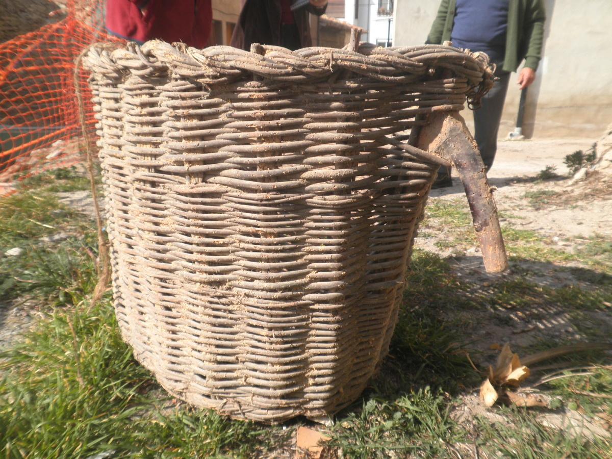 El Legado Vitivinícola de Viver: Historia, Tradición y Cubos Lagar El Legado Vitivinícola de Viver: Historia, Tradición y Cubos Lagar