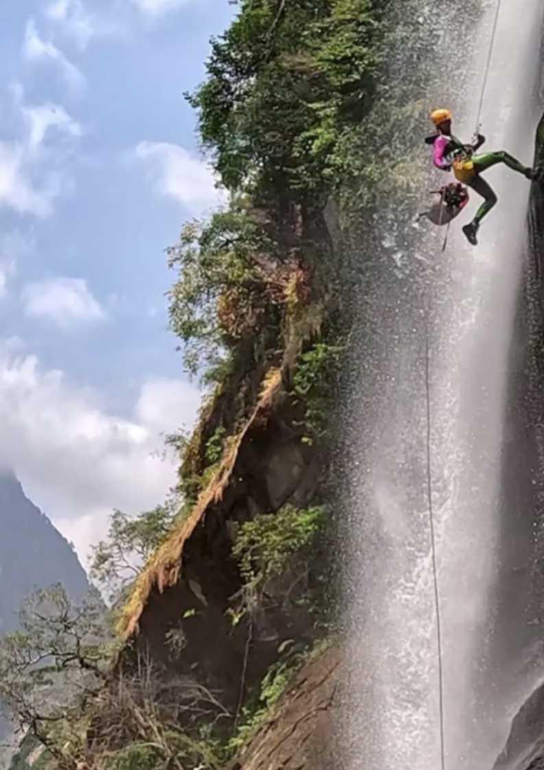 Documental: Explorando Cañones en el Himalaya. En la Casa de la Cultura