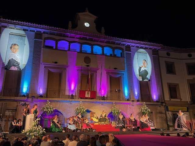 Viver da la bienvenida a sus Reinas ¡Empiezan las Fiestas de Viver 2025!