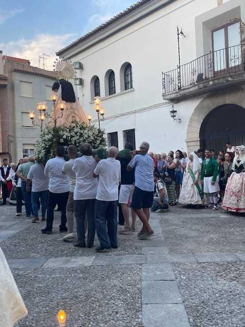 Viver da la bienvenida a sus Reinas ¡Empiezan las Fiestas de Viver 2025!