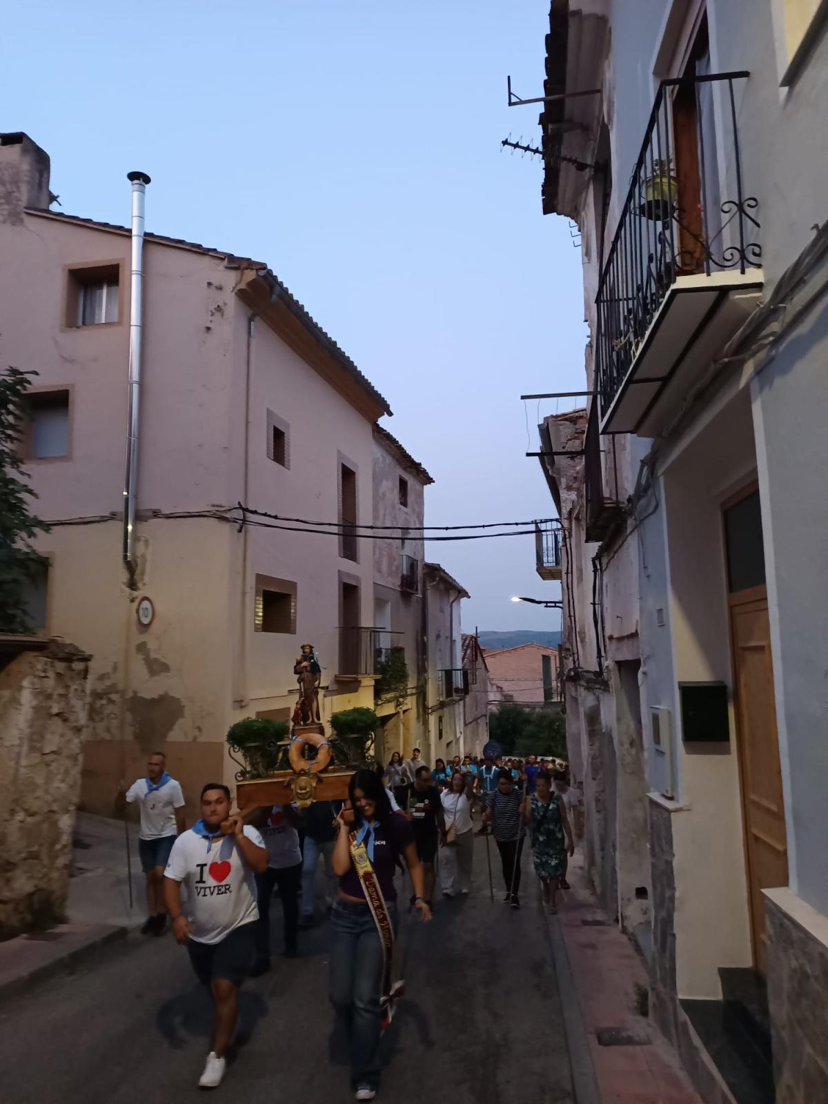 Viver da la bienvenida a sus Reinas ¡Empiezan las Fiestas de Viver 2025!