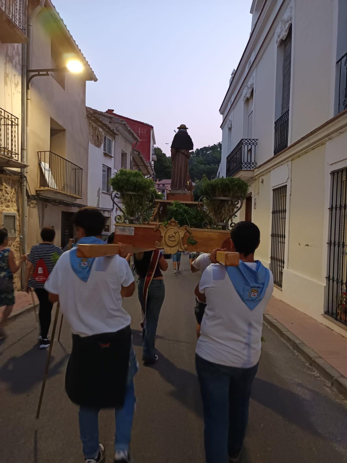 Viver da la bienvenida a sus Reinas ¡Empiezan las Fiestas de Viver 2025!