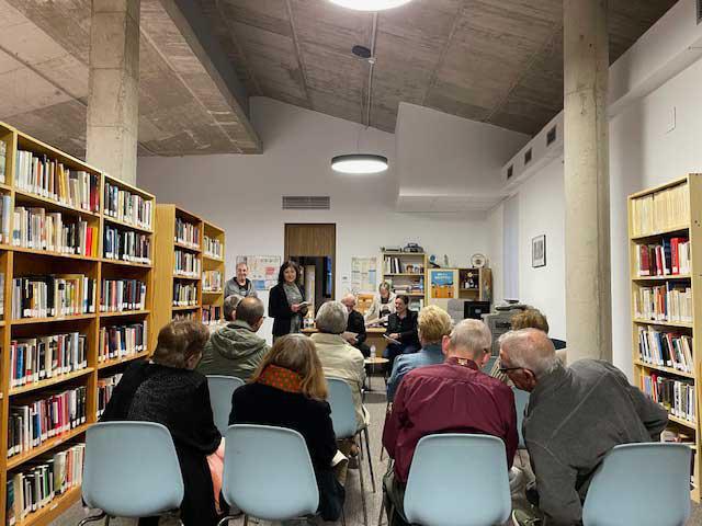 Día biblioteca libro presentacion