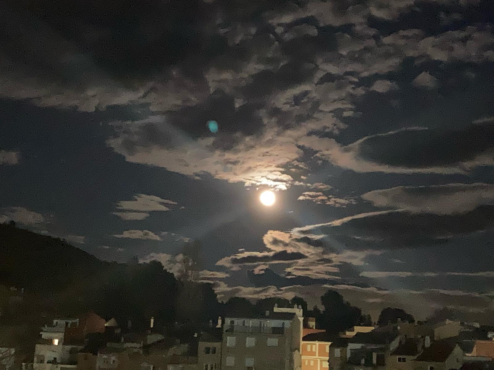 Viver. Luna de nieve