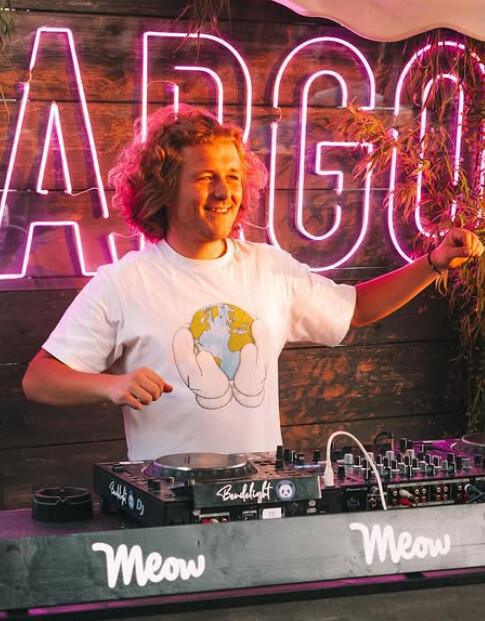 Graffik enflamme Le Rouge Pigalle : Une Nuit entre Beats Urbains et Électroniques