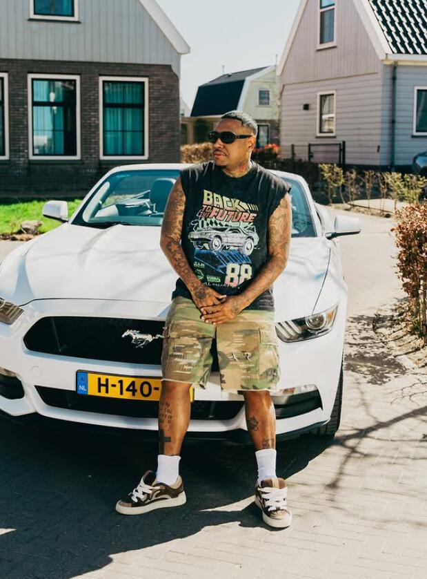 Gio and Henkie T Set the Indoor Festival Ablaze at Ikon Antwerp: An Unmissable Event for Urban Music Lovers Gio and Henkie T Set the Indoor Festival Ablaze at Ikon Antwerp: An Unmissable Event for Urban Music Lovers