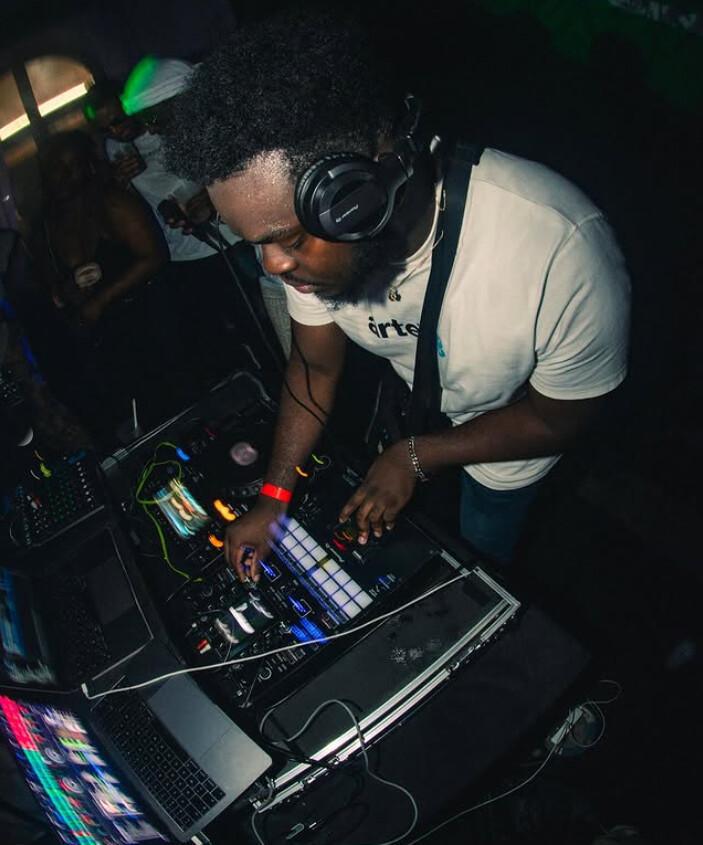 VRSENE en tête d’affiche de la BRATZ PARTY à Liège le 14 août au JOYT ! VRSENE en tête d’affiche de la BRATZ PARTY à Liège le 14 août au JOYT !