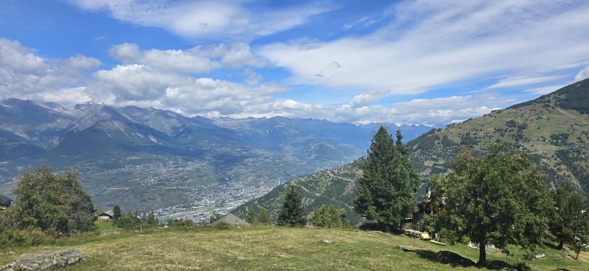 Randonnée familiale : le Bisse Vieux et le Bisse du Milieu Randonnée familiale : le Bisse Vieux et le Bisse du Milieu