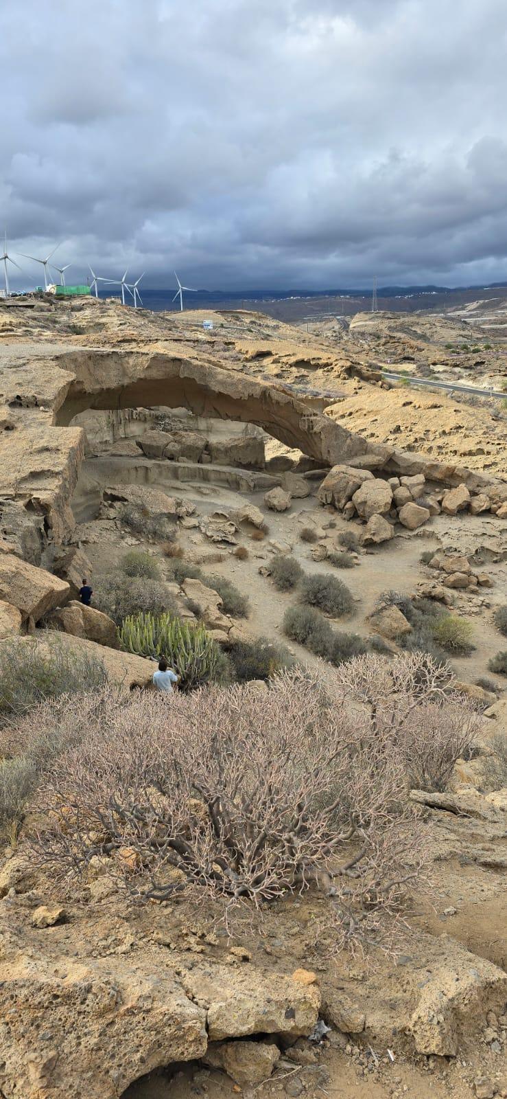Arco de Tajao : Une arche naturelle à explorer en famille 🌋🌈 Arco de Tajao : Une arche naturelle à explorer en famille 🌋🌈
